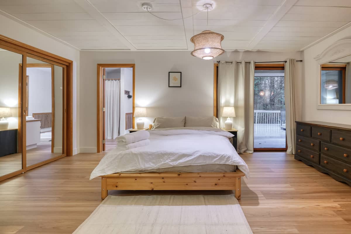 Master Bedroom — 1 Queen bed in Point Roberts vacation rental