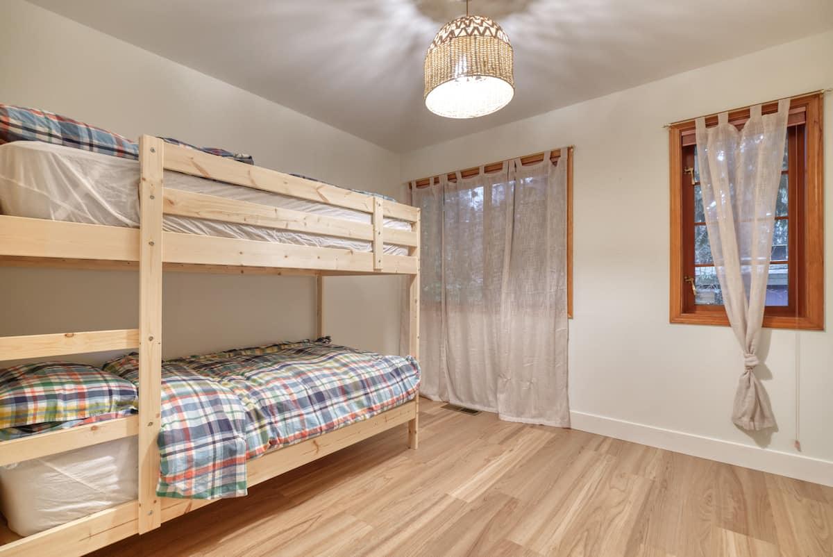 Kids / Guest Room — 1 Bunk bed in Point Roberts vacation rental
